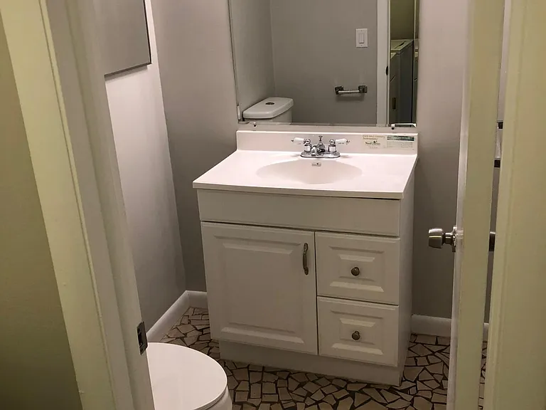 2241 White Pine Cir #B — Photo 5