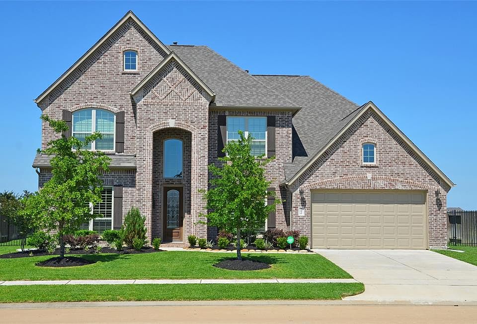 31926 Dunham Lake with Pool & Spa and on the Lake!