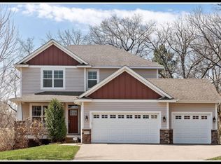 13323 Glenavon Ct, Minnetonka, MN 55345