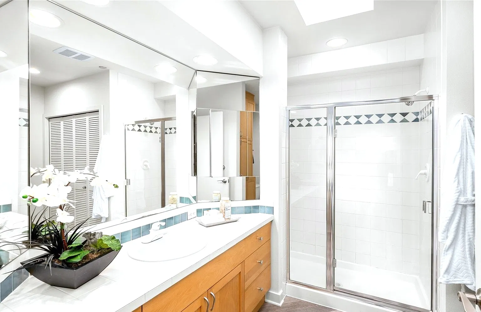 2 bed, 1303 sqft, $4,500 — Photo 4