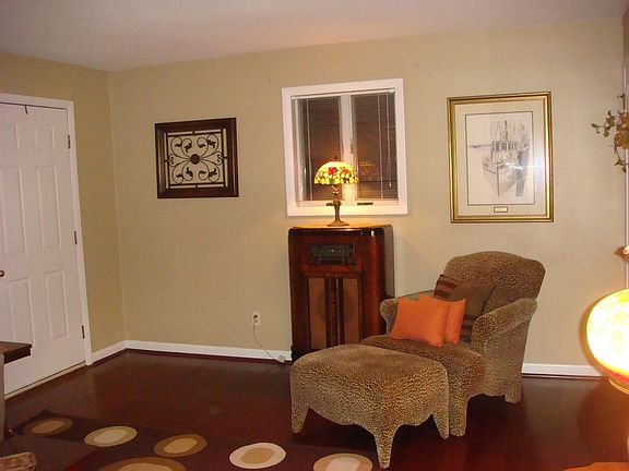 5th image of 9772 Woodmill Ln