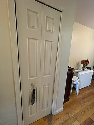 Rented by Delmark Realty LLC | media 33