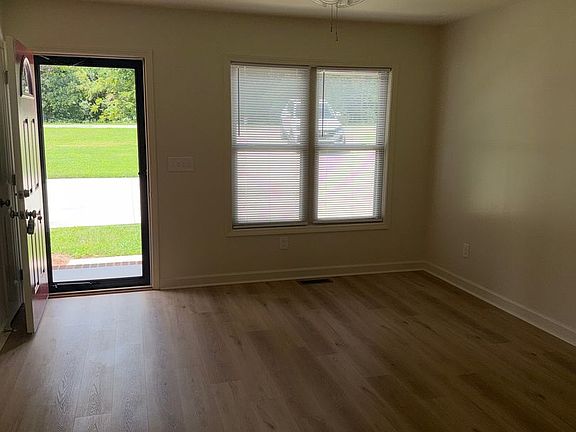 4th image of 1289 Janice Rd