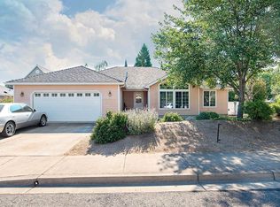 924 Mendolia Way, Central Pt, OR 97502