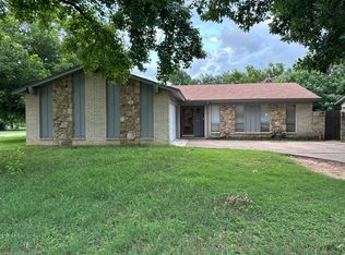 2002 Laurel Oaks Dr, Irving, TX 75060