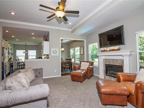 4th image of 719 N Solomon Dr