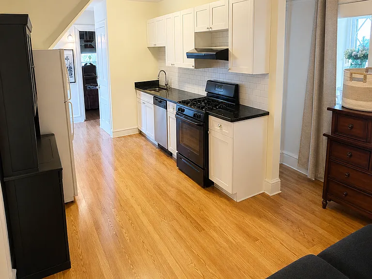 1232 Hinman Ave #3 — Photo 4