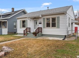 3118 9 1/2 St, Rock Island, IL 61201