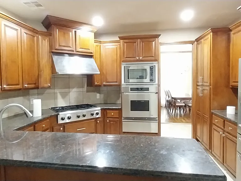 17020 Wales Green Ave — Photo 4