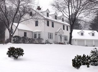 3 Chestnut Hill Rd, South Hadley, MA 01075