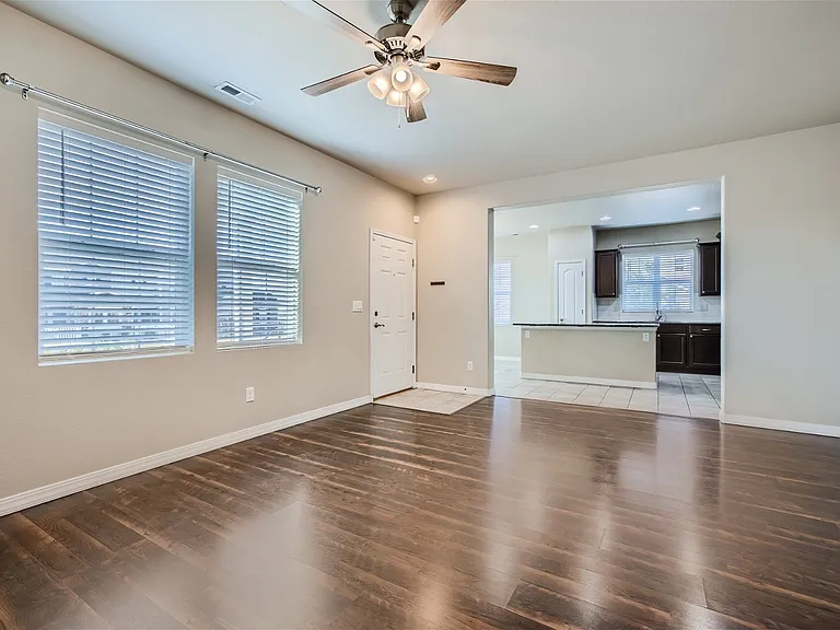 8807 Bella Flora Hts — Photo 3