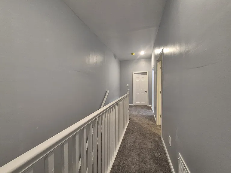 421 Ridgeway St — Photo 9
