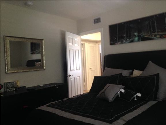 3rd image of 119 Salamanca Ave APT 3