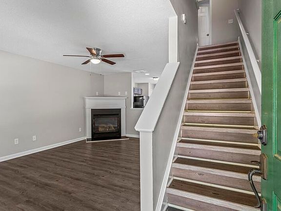 2nd image of 262 Coral Cir