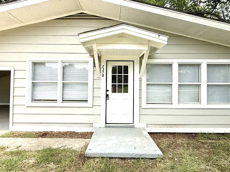 2378 E Texas St — Photo 26
