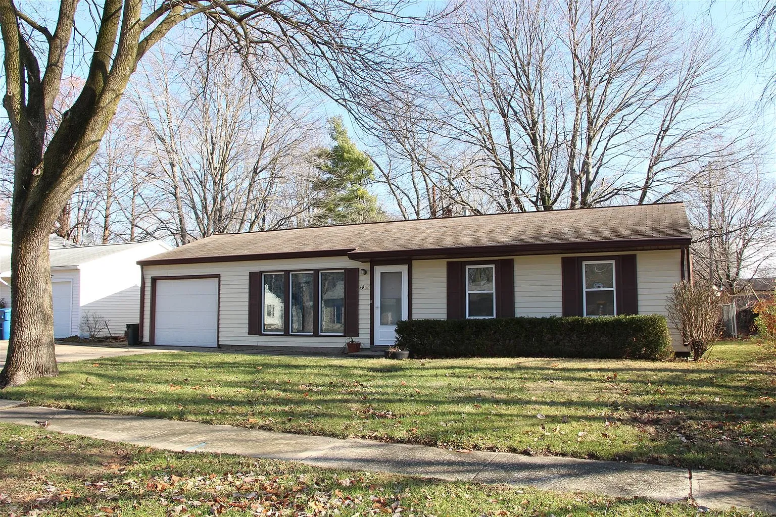 1406 Westfield Dr photo 1