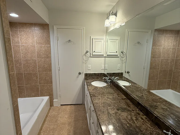 6911 Gateridge Dr — Photo 17