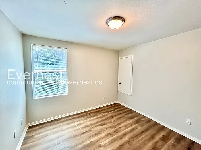 230 Creek Cove Dr — Photo 10