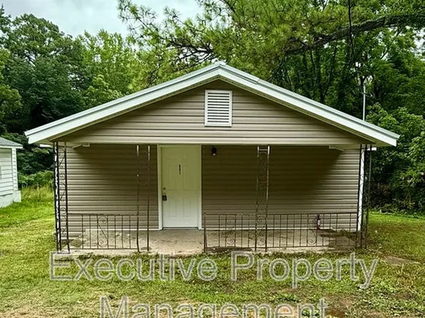 531 W Lake Dr, Bessemer, AL 35020