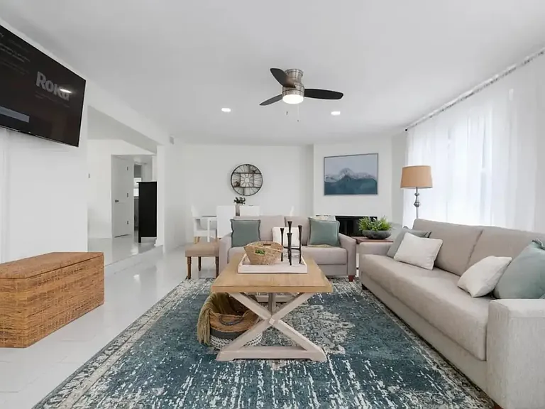 2539 Trinidad St — Photo 2
