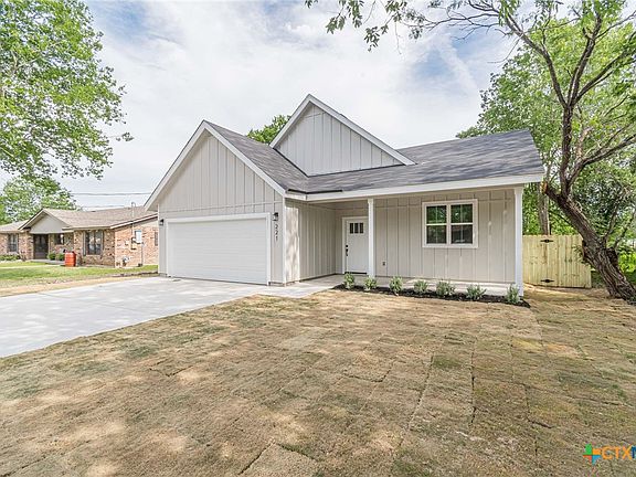 2nd image of 221 Roosevelt Dr