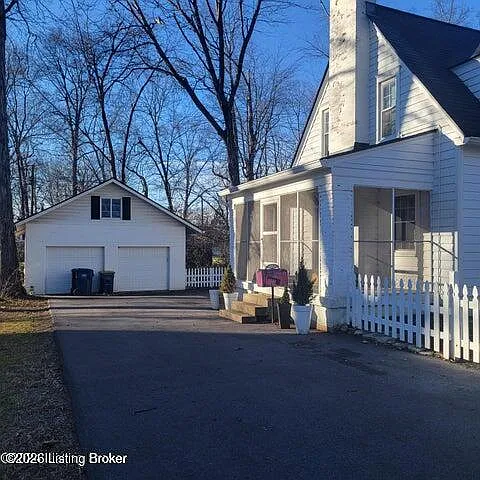 210 Arterburn Dr — Photo 2