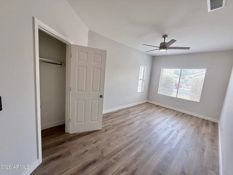 6558 W Townley Ave — Photo 14