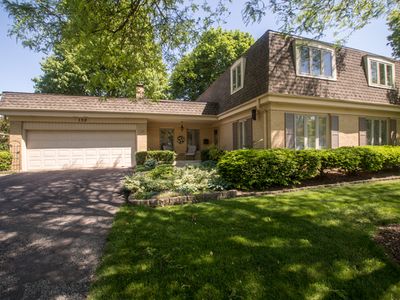 159 E Thompson Dr, Wheaton, IL, 60189