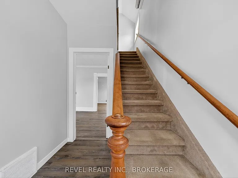 38 Bennett St — Photo 17