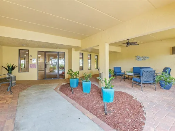 5817 PARK STREET N #302, ST PETERSBURG, FL 33709