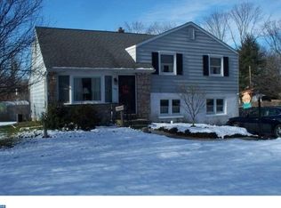 1146 Pioneer Rd, Lansdale, PA 19446