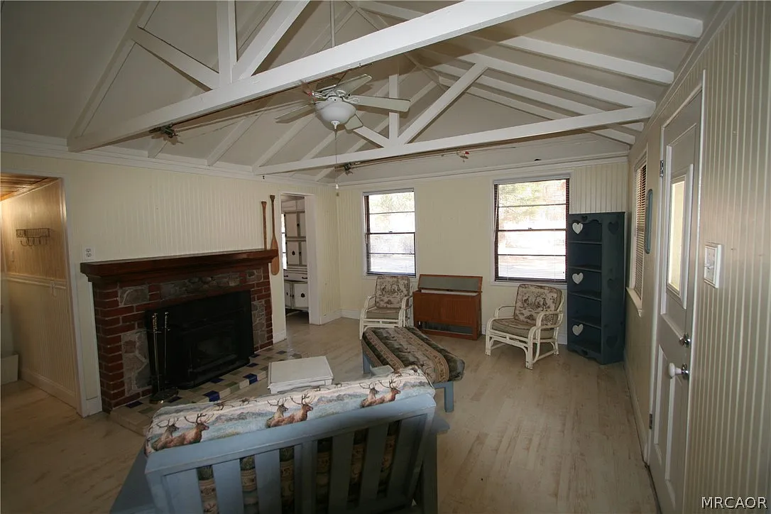 1 bed, 550 sqft, $1,300 — Photo 2