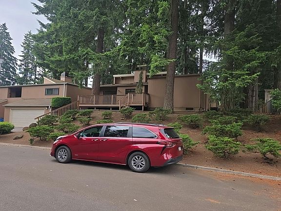 2nd image of 13513 NE 22nd St