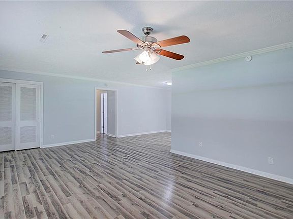5th image of 114 Beechwood Dr