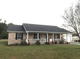1402 N 20th St, Morehead City, NC 28557