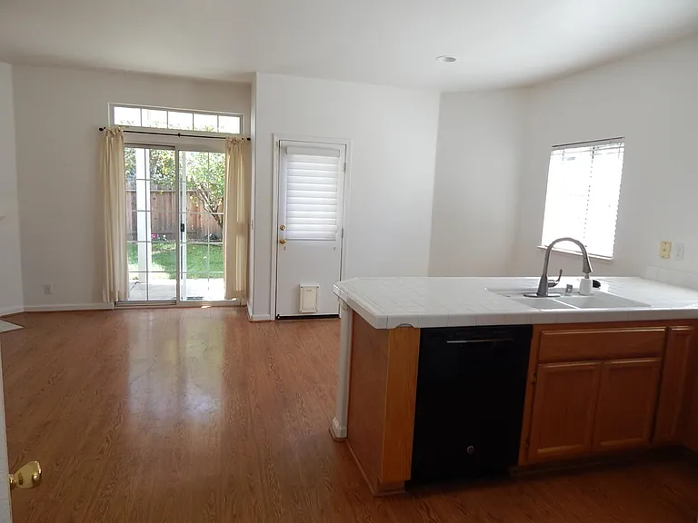 1200 Farragut Cir — Photo 15