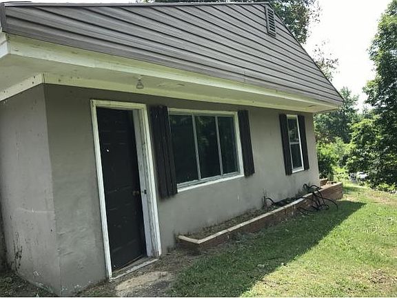 5th image of 2208 Vincent Ln