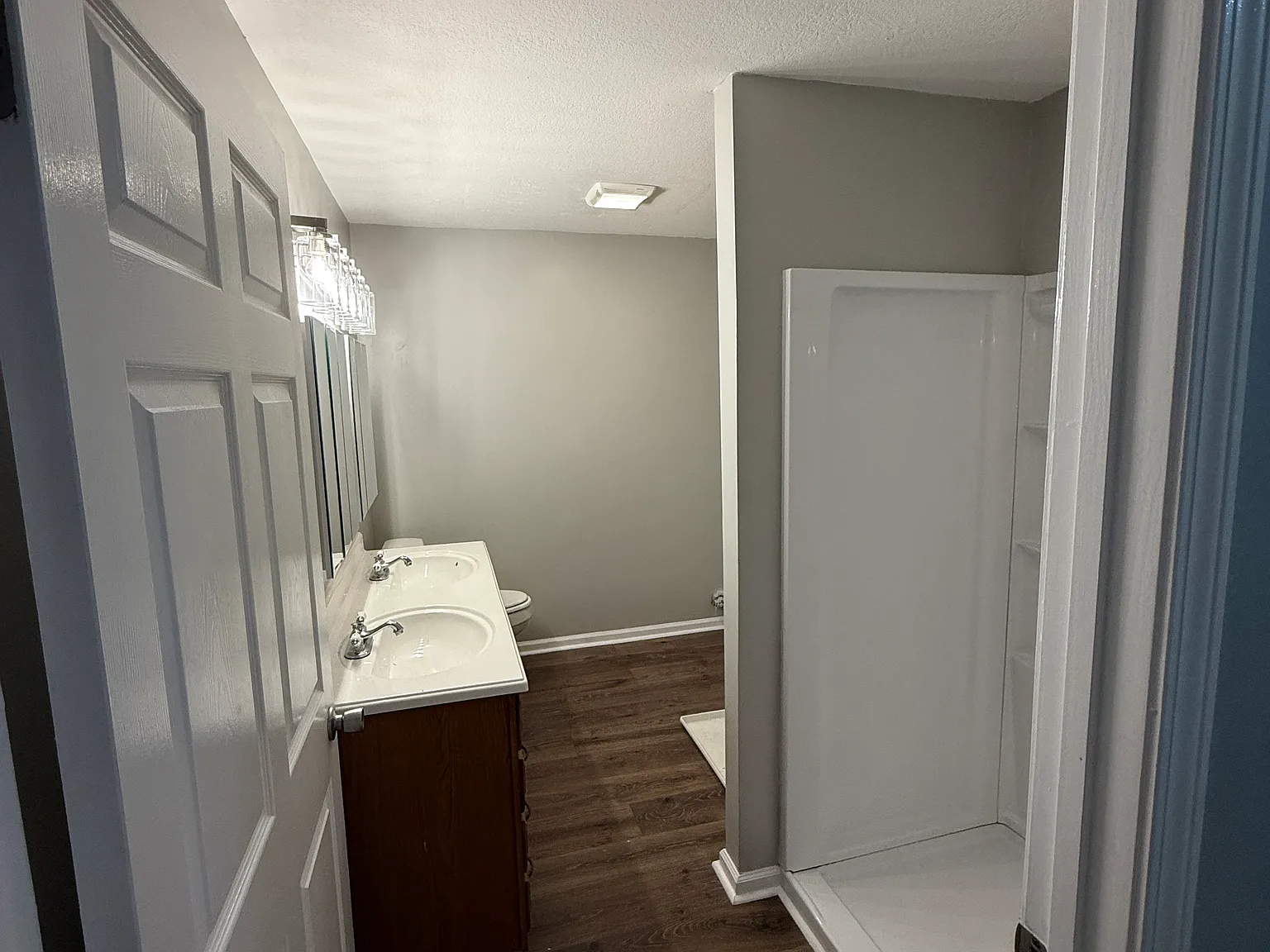 800 Lullwater Rd. — Photo 4