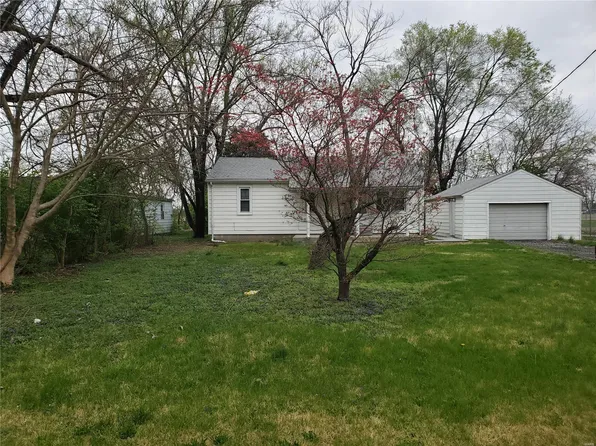 1001 Ernst Dr, Cahokia, IL 62206