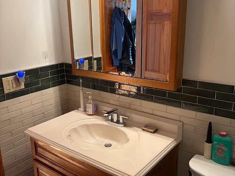 35 Raymond St #2 — Photo 15