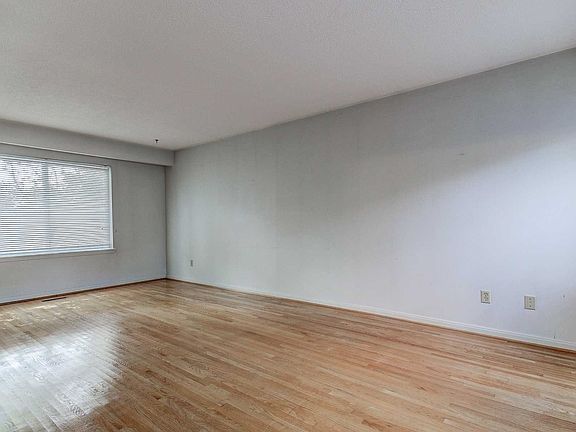 3rd image of 4280 Fieldgate Dr