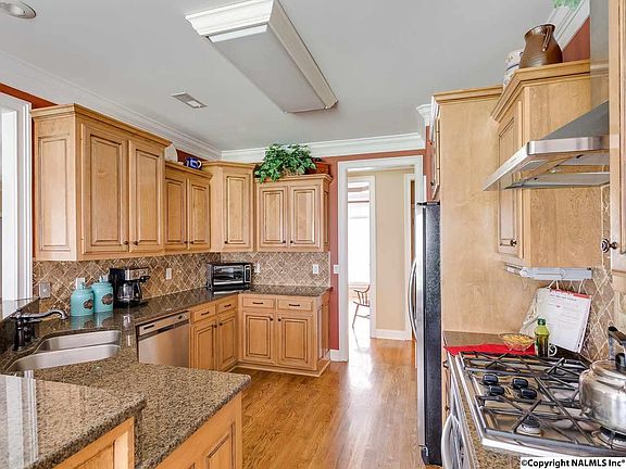 5th image of 271 Twin Lakes Dr