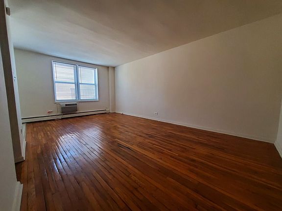 2nd image of 93-35 Lamont Ave #G6g