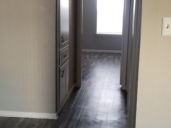 4th image of 1105 Ronstan Dr APT 6