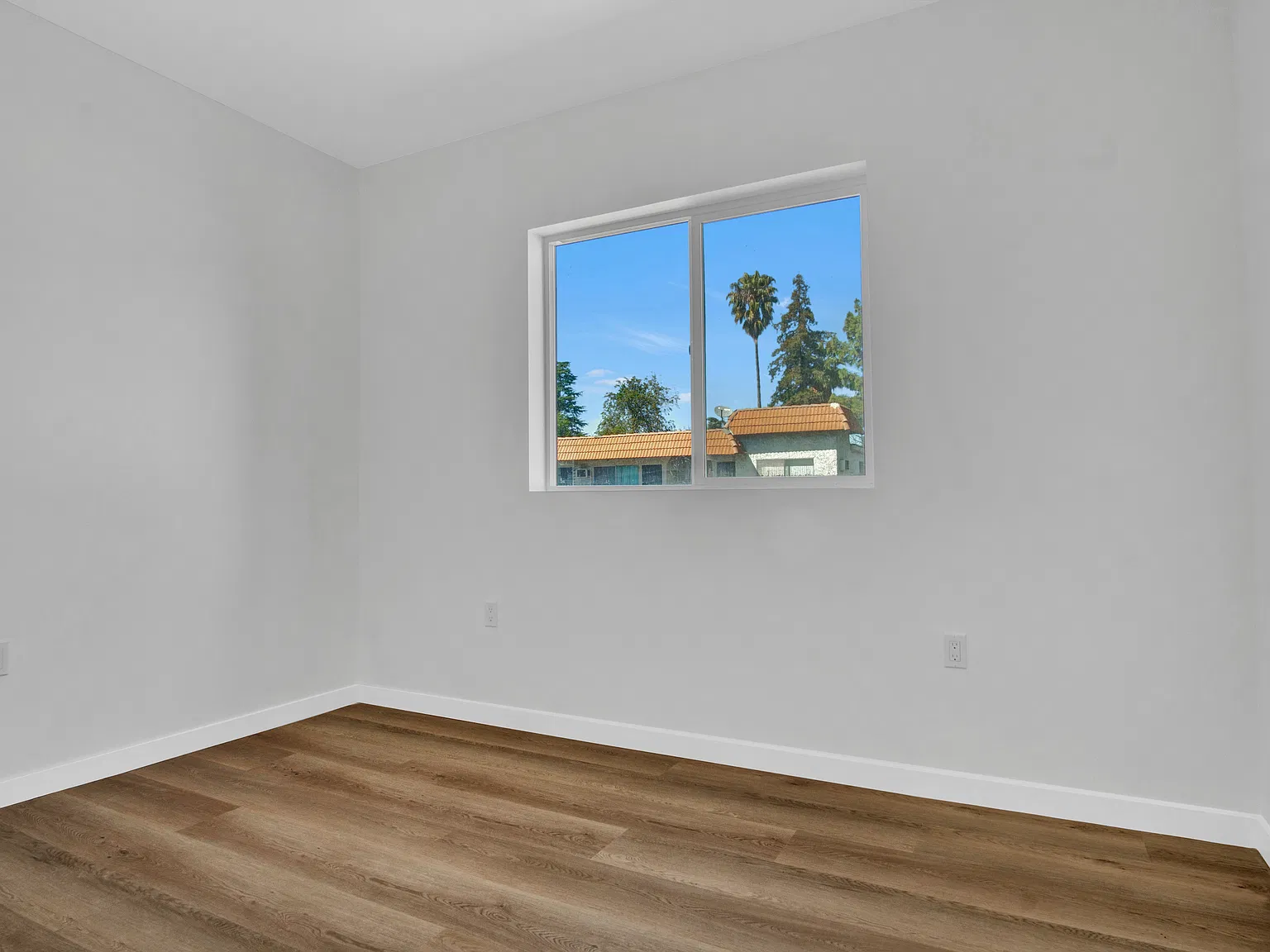 13804 Moorpark Street - 13806 Unit A — Photo 4