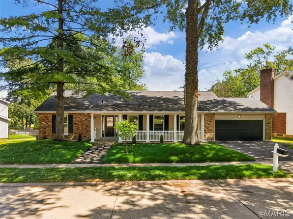 1768 Orchard Hill Dr, Chesterfield, MO 63017