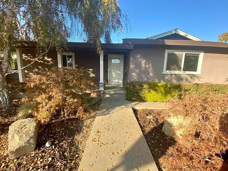 801 Runyan Dr — Photo 14
