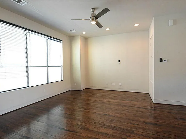4708 Crawford St — Photo 13