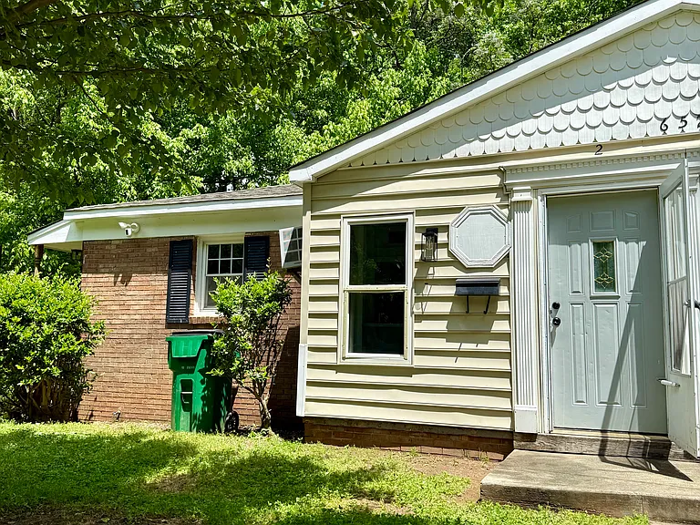 652 Miller St #2 — Photo 5