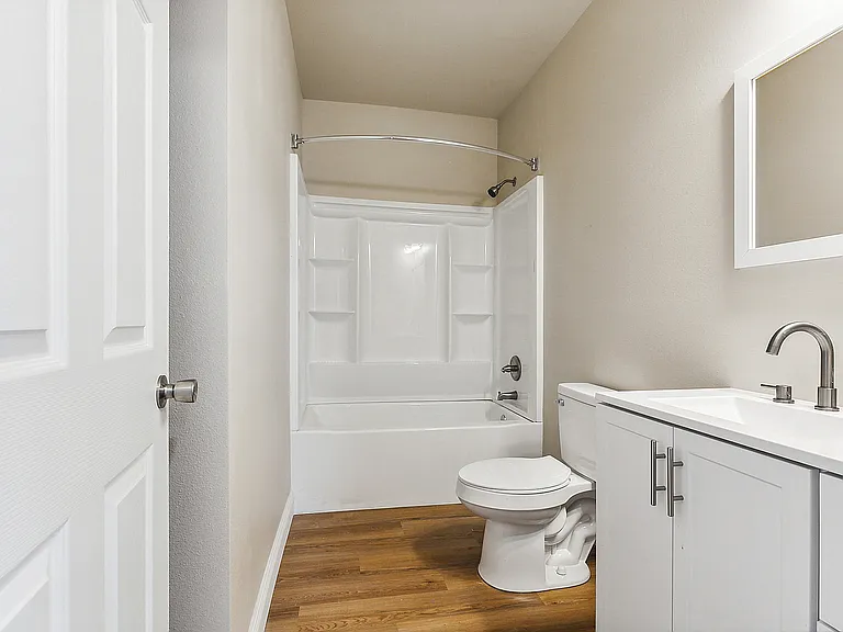 2526 Aubry St #B — Photo 7